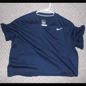 NIKE cropped shirt